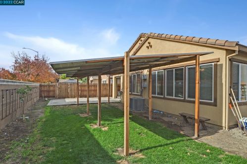 2243 Eastport Dr, Oakley CA  94561-3539 exterior