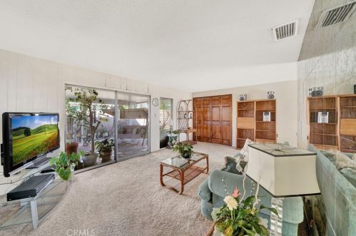 1329 Stevely Ave, Long Beach, CA 90815-4923