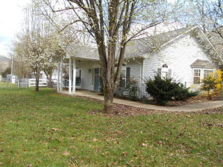 40 Wayah Woods Ln, Franklin, NC 28734-1055