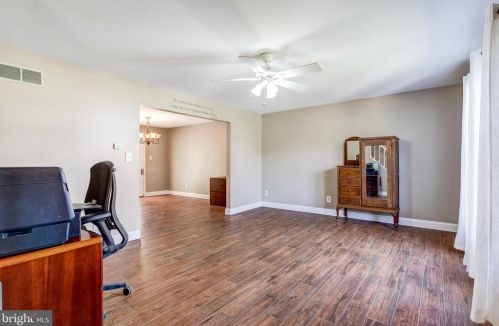 1942 Bergdoll Ave, Boothwyn PA 19061-2618 exterior