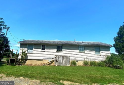 1207 Bragg Rd, Fredericksburg, VA 22407-4913