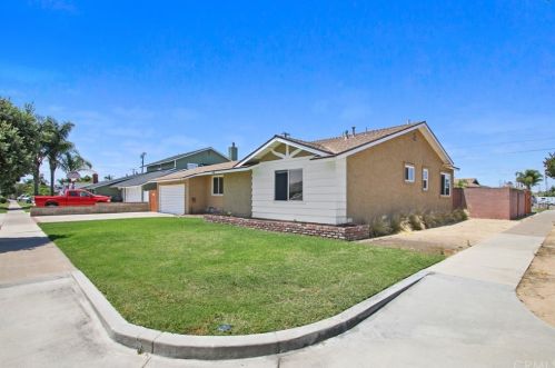 10391 Oakhaven Dr, Stanton, CA 90680-1437