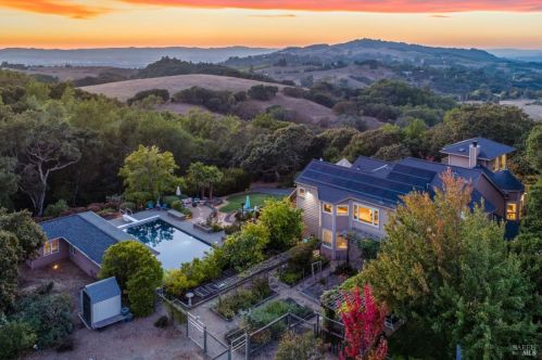 5290 Burnham Ranch Rd, Santa Rosa, CA 95404-9548