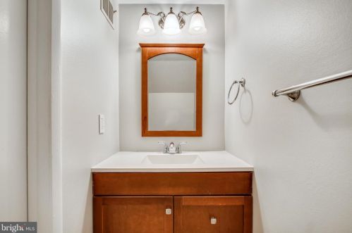 11220 Beaver Trl Ct, Herndon VA  20191-4352 exterior