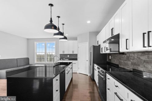 13335 Carriage Ford Rd, Nokesville VA  20181-2427 exterior