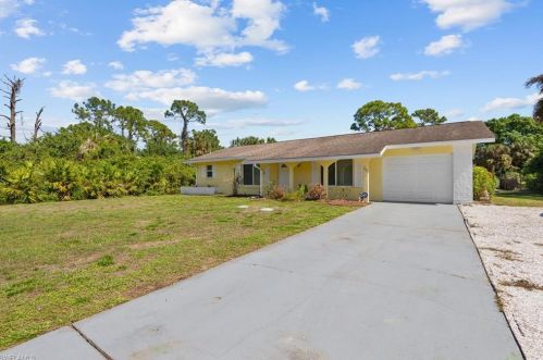 504 Broadway Ave, Lehigh Acres, FL 33972-4129
