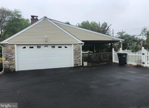 2084 Williamsburg Rd, Huntingdon Valley PA  19006-6757 exterior
