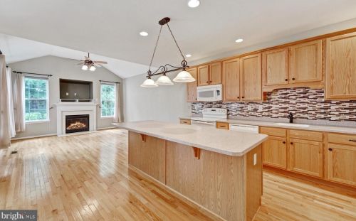 296 Cherry Ln, Kennett Sq PA  19348-4709 exterior