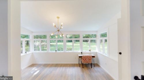 913 Lake Dr, Trenton NJ  08648-4003 exterior