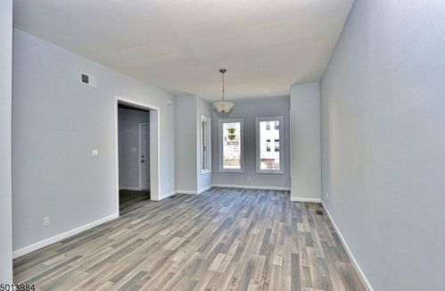 53 William St, East Orange, NJ 07017-5141