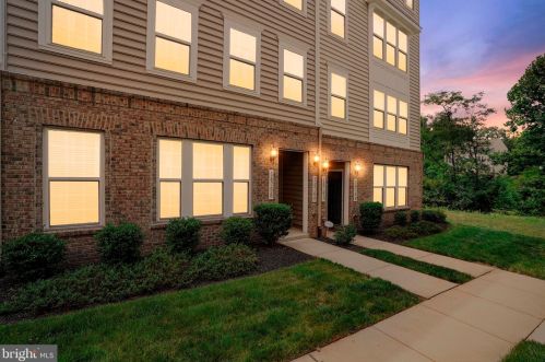 14758 Mason Creek Cir, Woodbridge, VA 22191-3322