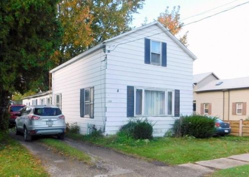 124 Mechanic St, Girard, PA 16417-1407
