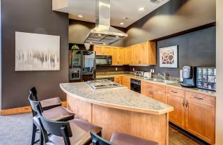 22433 Marketplace Dr, Redmond WA  98053-1916 exterior