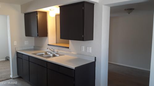 6201 29th St, Tucson AZ  85711-6815 exterior