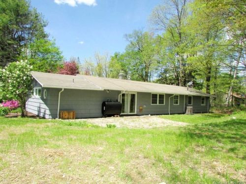 132 Turnbull Rd, New Hartford CT  06057-4136 exterior