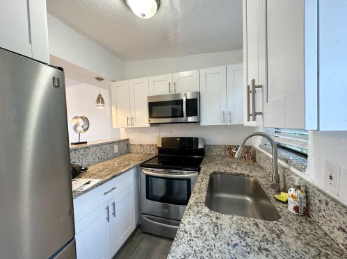 3105 Ocean Pkwy, Boynton Beach FL  33435-1652 exterior