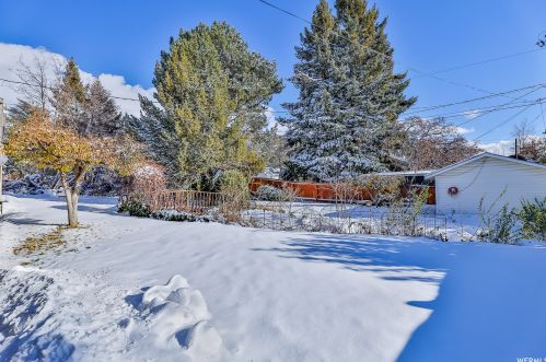 1096 Cambridge Rd, West Kaysville UT  84037-1305 exterior