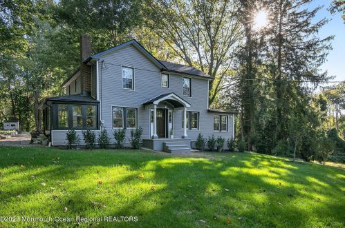 961 Front St, Tinton Falls NJ  07701-5615 exterior