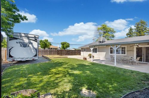 6747 Sun Brae Ct, Rio Linda CA  95673-3276 exterior