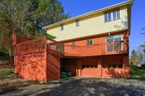 709 Westwood Dr, Gibsonia, PA 15044-9216