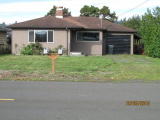 206 Cushing St, Ocosta, WA 98520-8404