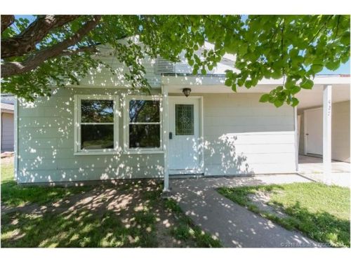427 Mistletoe Ln, Bartlesville, OK 74003-1518