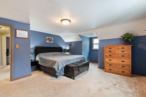 657 2nd Ave, West Bend WI  53095-4013 exterior