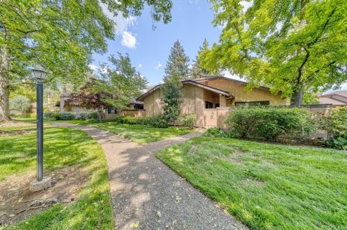2637 Castlewood Ct, Chico, CA 95973-7250