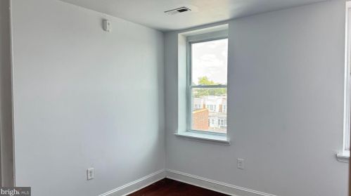 5913 Chestnut St, Philadelphia, PA 19139-3135