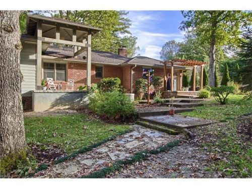 275 Rugby Rd, Hendersonville NC  28791-9745 exterior