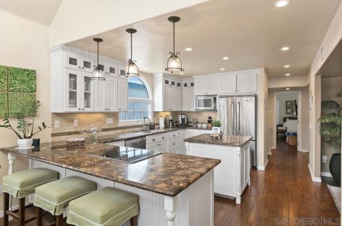 731 Capistrano Pl, San Diego CA  92109-8104 exterior