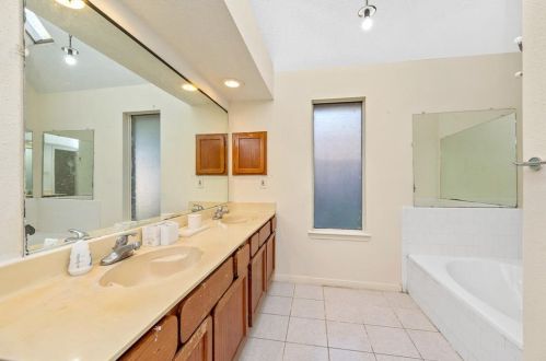 3123 Southdown Dr, Pearland TX 77584-2364 exterior