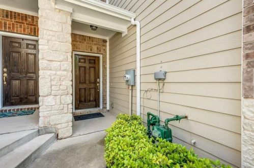8712 Manhattan Ave, Plano, TX 75024-7745