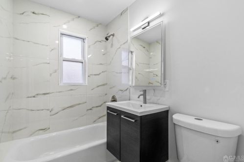 154 Midland Pl, Newark NJ  07106-3311 exterior