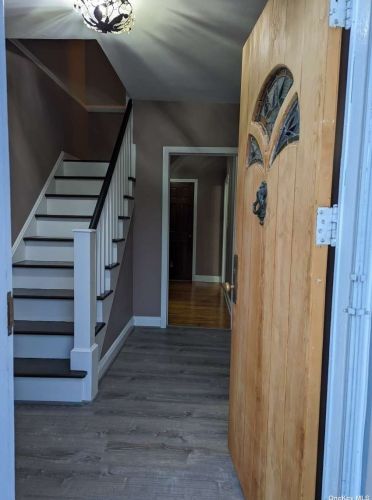 29 Daly Rd, Elwood, NY 11731-6302