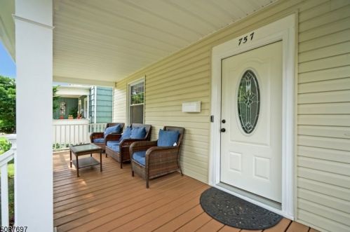 757 Union St, Rahway, NJ 07065-3537