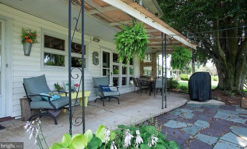 252 Redwood St, Hummelstown PA  17036-2619 exterior