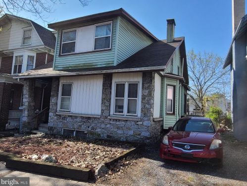 2347 Derry St, Harrisburg, PA 17104-2728