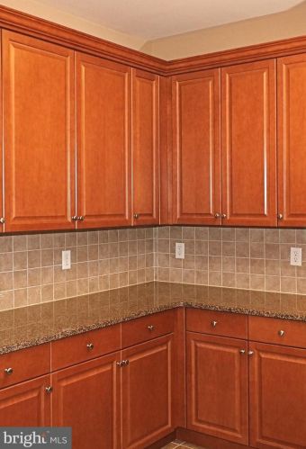 546 Masterson Ct, Trenton NJ  08618-1448 exterior