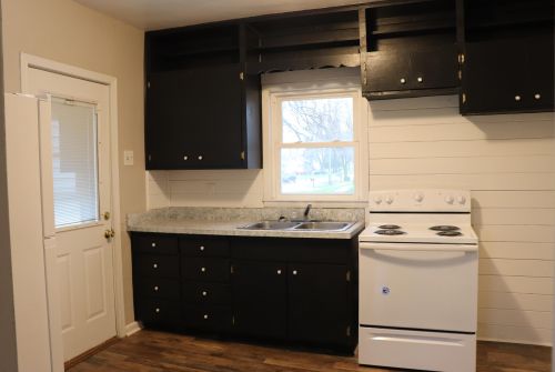 3703 Division St, Manitowoc WI  54220-5824 exterior