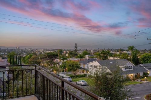 513 Dianthus St, Manhattan Beach CA  90266-6720 exterior