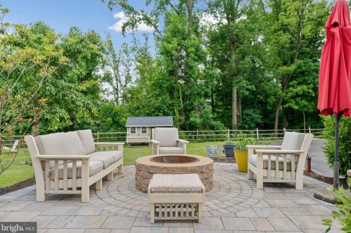 135 Marmic Dr, Southampton PA 18966-1725 exterior