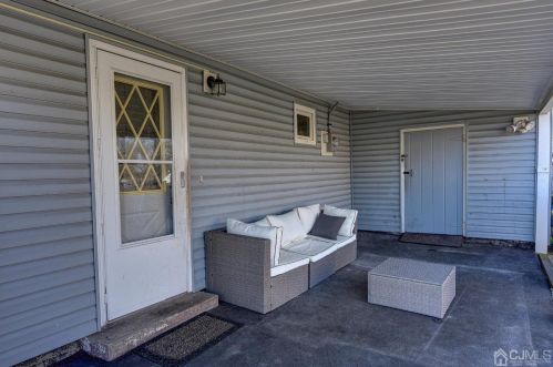 47 Charles Ter, Piscataway NJ  08854-5338 exterior