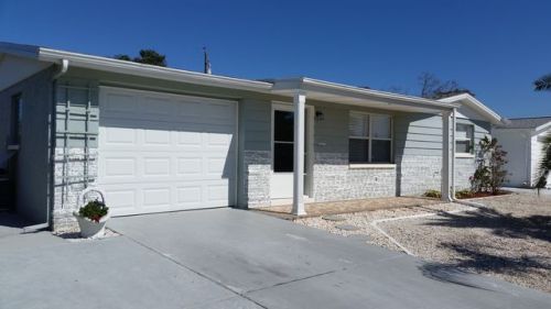 4051 Cluster Dr, Tarpon Springs, FL 34691-3576