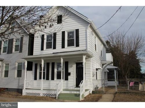 202 Broad St, Florence, NJ 08518-1311