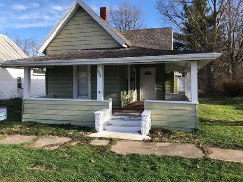 112 Second St, Fairmount, IN 46928-1748