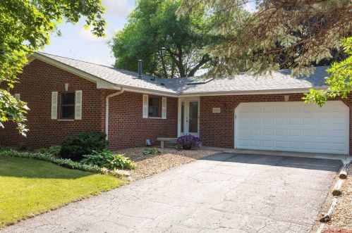 10532 Oregon Cir, Minneapolis, MN 55438-2135