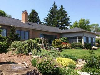 402 Beach Ave, Rochester, NY 14612-2012