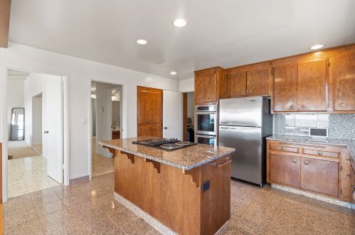 1999 Edgehill Ct, San Leandro CA  94577-6302 exterior