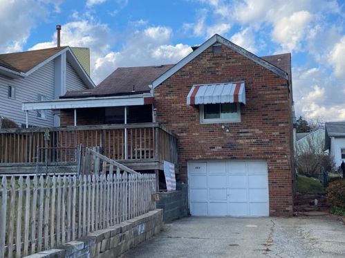 203 University St, Verona, PA 15147-3740